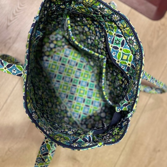 Vera Bradley “Daisy Dsisy)Lg Tote w/Wallet - Picture 7 of 16